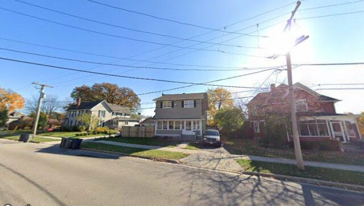 1017 w highland ave, elgin, il 60123