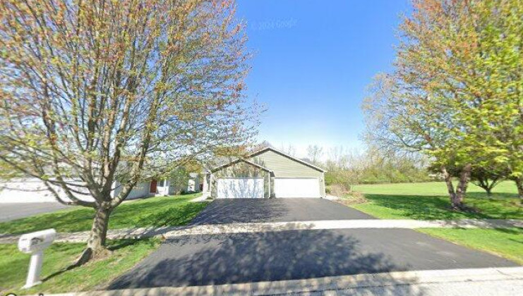 30 s walnut dr, north aurora, il 60542