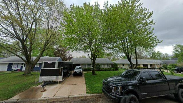 1113 n russel ave, aurora, il 60506