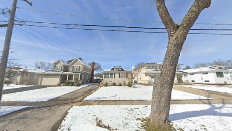 716 s oakland ave, villa park, il 60181