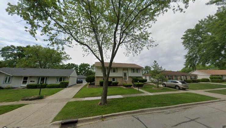 528 westgate terrace, streamwood, il 60107