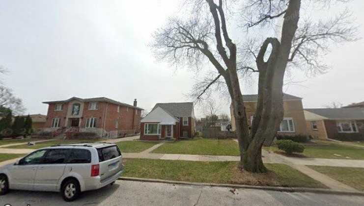 3839 dobson st, skokie, il 60076