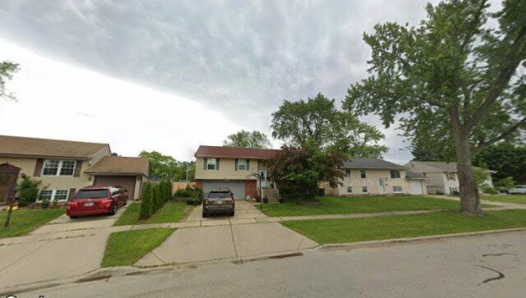 832 sumac dr, streamwood, il 60107