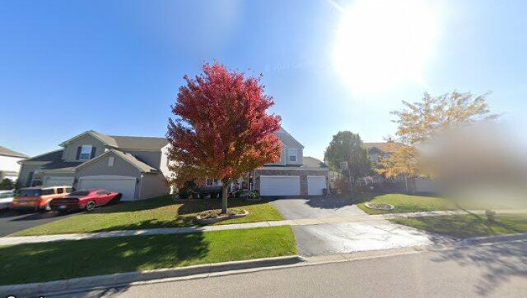 240 fieldstone dr, woodstock, il 60098