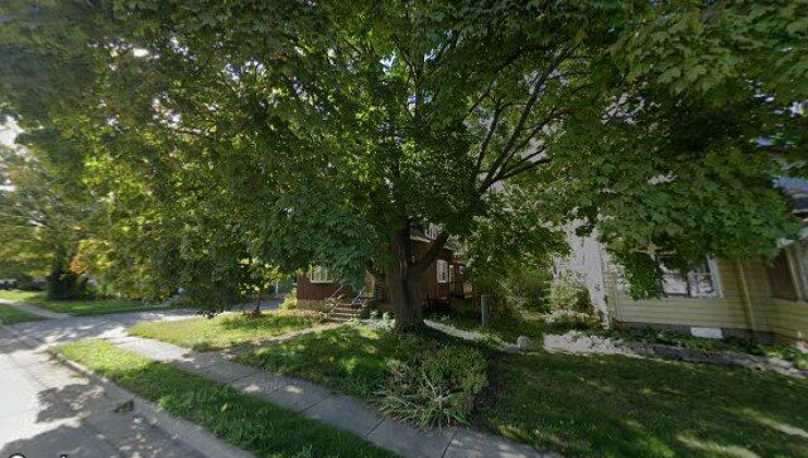 635 n seminary ave, woodstock, il 60098