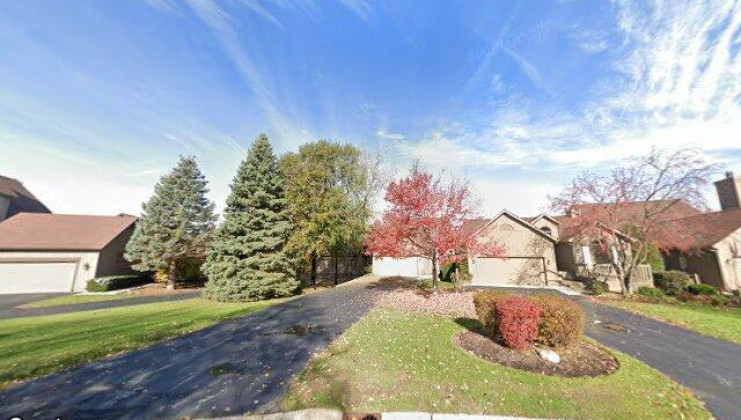 5805 wild plum rd, crystal lake, il 60014