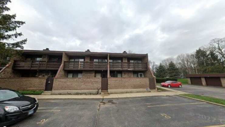205 kenneth cir, elgin, il 60120