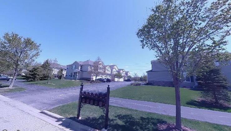 629 s jade ln, round lake, il 60073