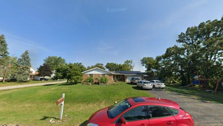 2516 magnolia ln, lindenhurst, il 60046