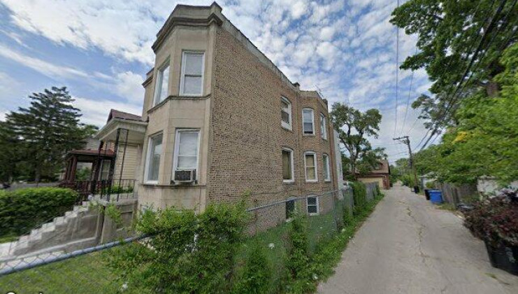 18 w 109th st, chicago, il 60628