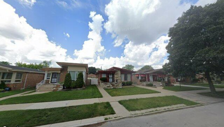 9030 s clyde ave, chicago, il 60617