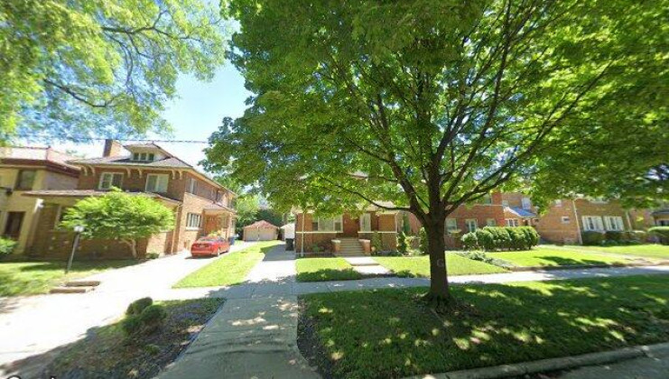 6811 s cregier ave, chicago, il 60649