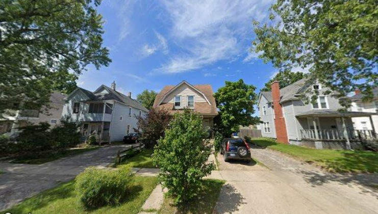 28 n saint james st, waukegan, il 60085