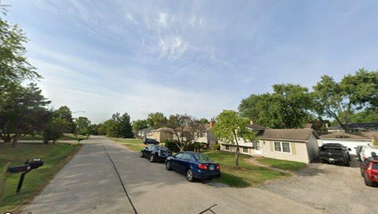 2324 federal pkw, lindenhurst, il 60046