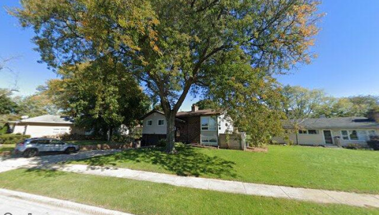 571 nash rd, crystal lake, il 60014