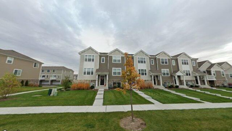 3831 honeysuckle ln, elgin, il 60124