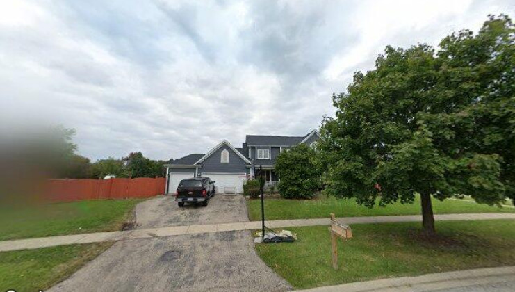 811 meadow ln, north aurora, il 60542