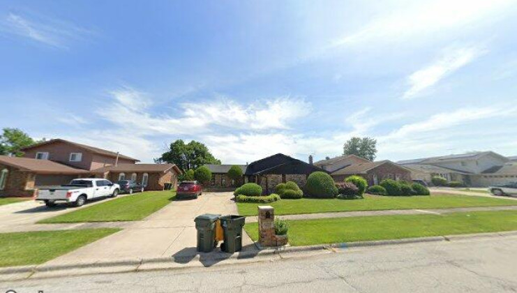 2733 lake park dr, lynwood, il 60411