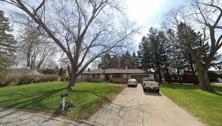 806 balmoral dr, east dundee, il 60118