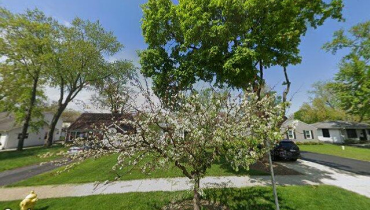 1322 s sumner st, wheaton, il 60187