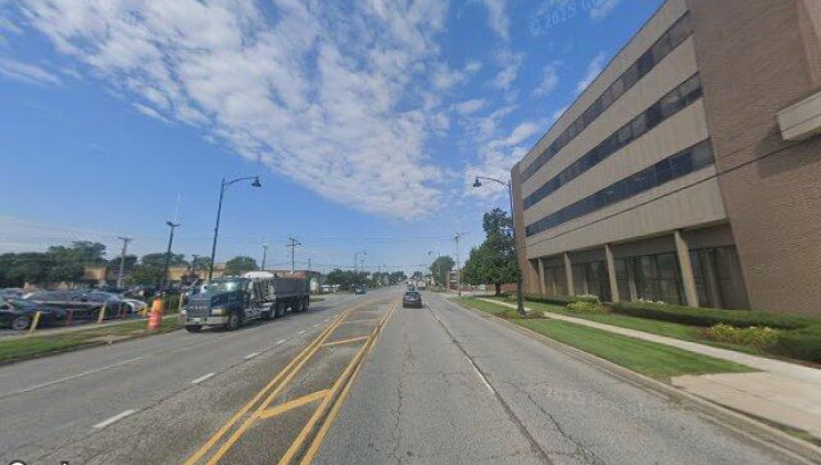 7800 w 95th st, hickory hills, il 60457