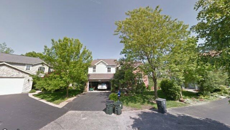 428 n crooked lake ln, lindenhurst, il 60046