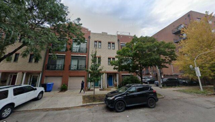 414 w blackhawk st, chicago, il 60610