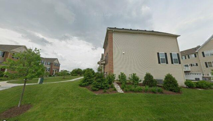 169 lakeshore dr, oswego, il 60543