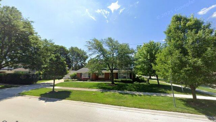 2405 e miner st, arlington heights, il 60004