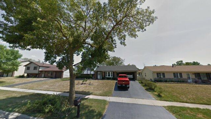 1525 nautilus ln, hanover park, il 60133