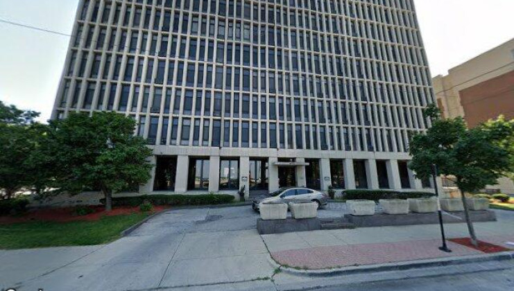 6700 s south shore dr, chicago, il 60649