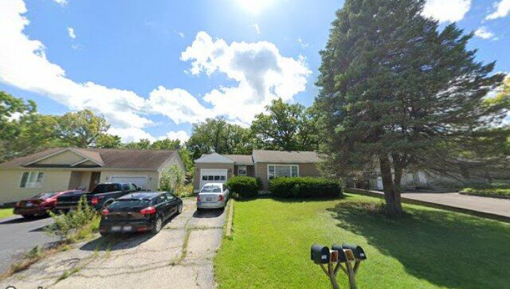 8915 shady ln, wonder lake, il 60097