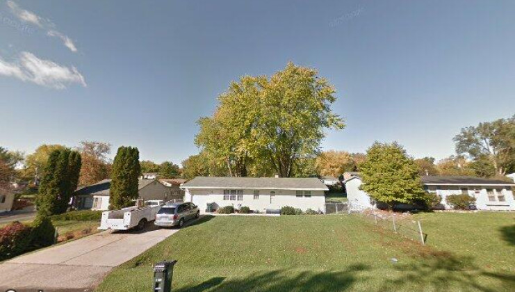 4421 poplarleaf dr, mchenry, il 60051