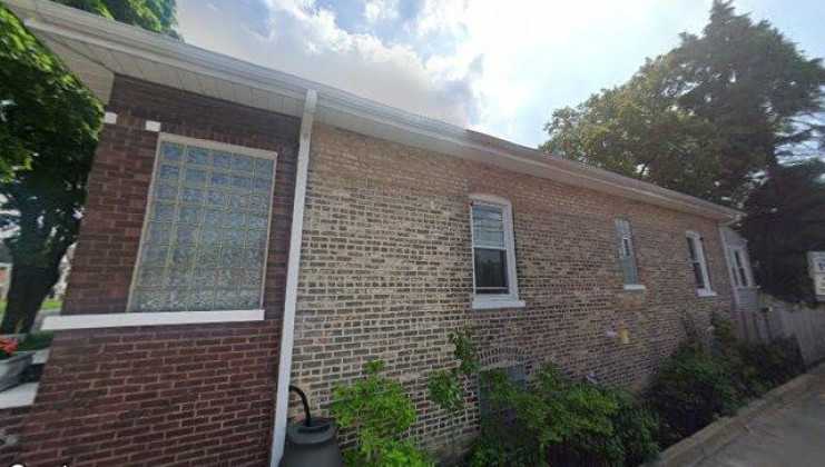1216 clinton ave, berwyn, il 60402