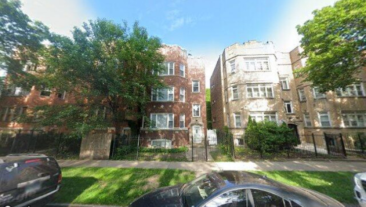 7836 s kingston ave, chicago, il 60649