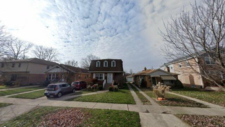 9746 s avers ave, evergreen park, il 60805