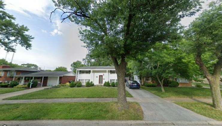 17545 maple st, lansing, il 60438