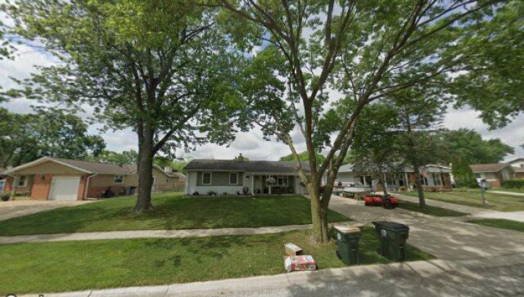 796 bonita ave, elk grove village, il 60007