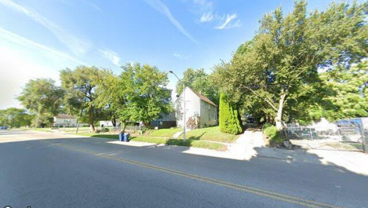 426 s genesee st, waukegan, il 60085