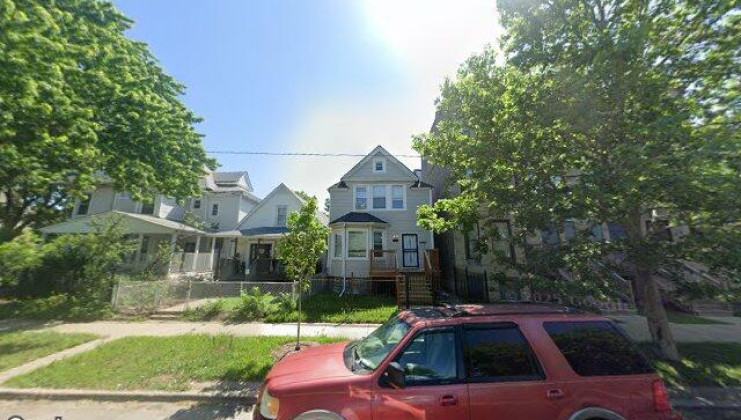 7009 s perry ave, chicago, il 60621