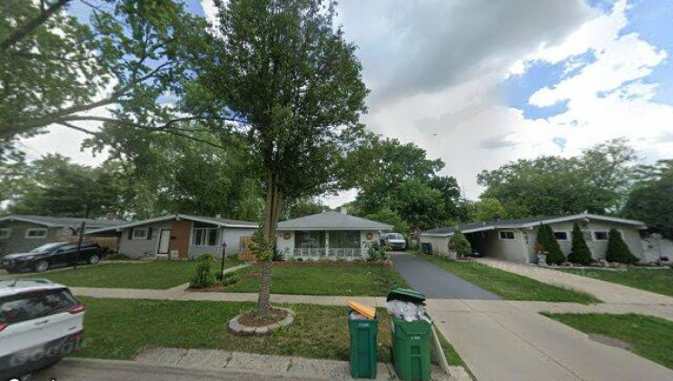 393 meadowbrook ln, wheeling, il 60090