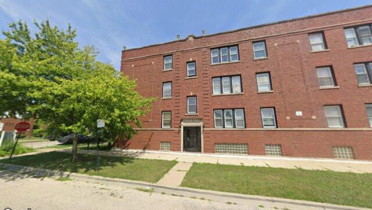 10155 s eberhart ave, chicago, il 60628