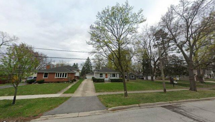 103 e des moines st, westmont, il 60559