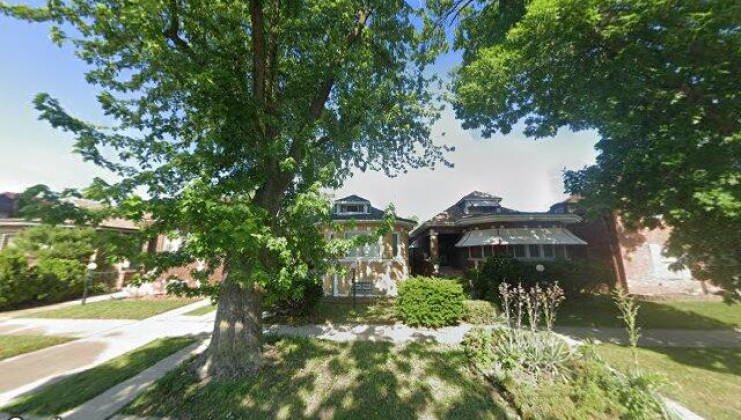 8232 s luella ave, chicago, il 60617
