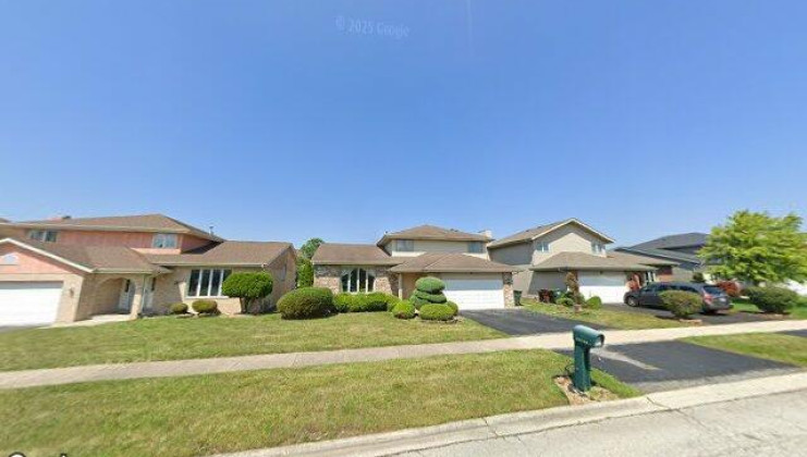 17610 balmoral ln, hazel crest, il 60429