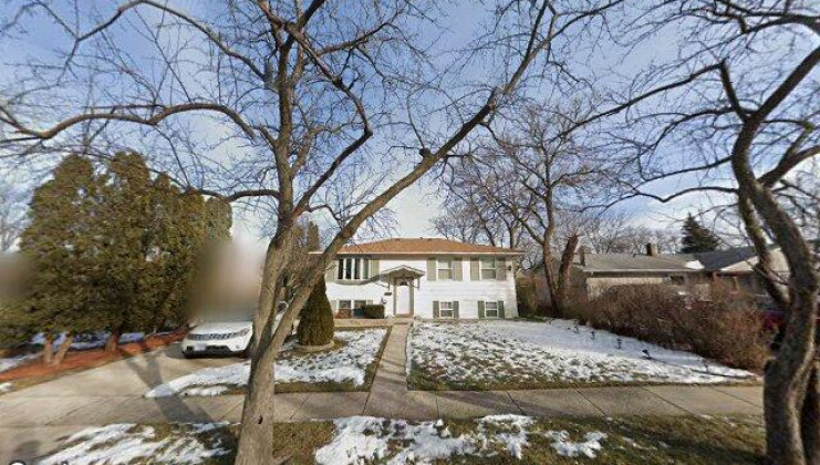 6631 peach tree st, hanover park, il 60133