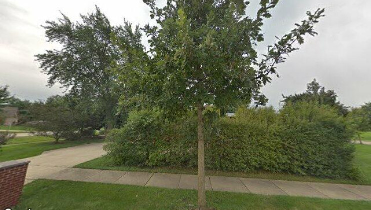 360 erie cir, bloomingdale, il 60108