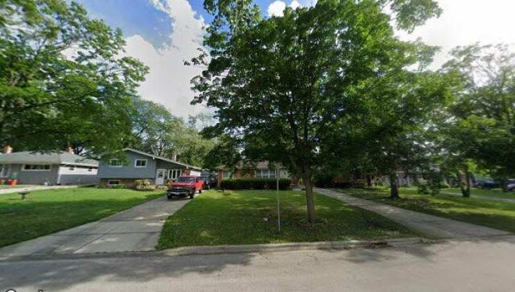 31 e van buren st, villa park, il 60181