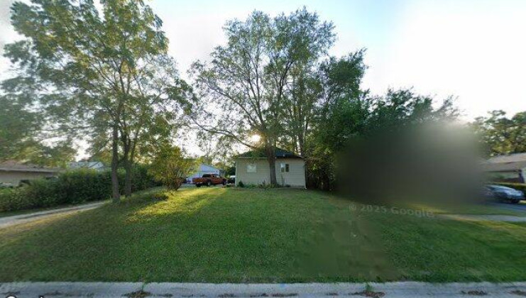 2056 winter ave, north chicago, il 60064