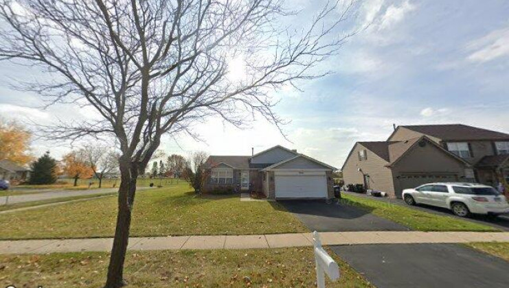 5350 avalon ln, lake in the hills, il 60156